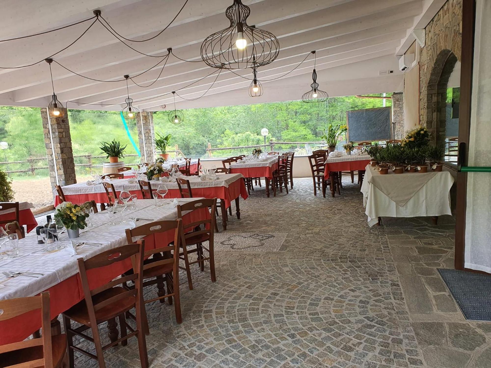Eno-Agriturismo Cascina L'Arché Santo Stefano Belbo Exterior foto