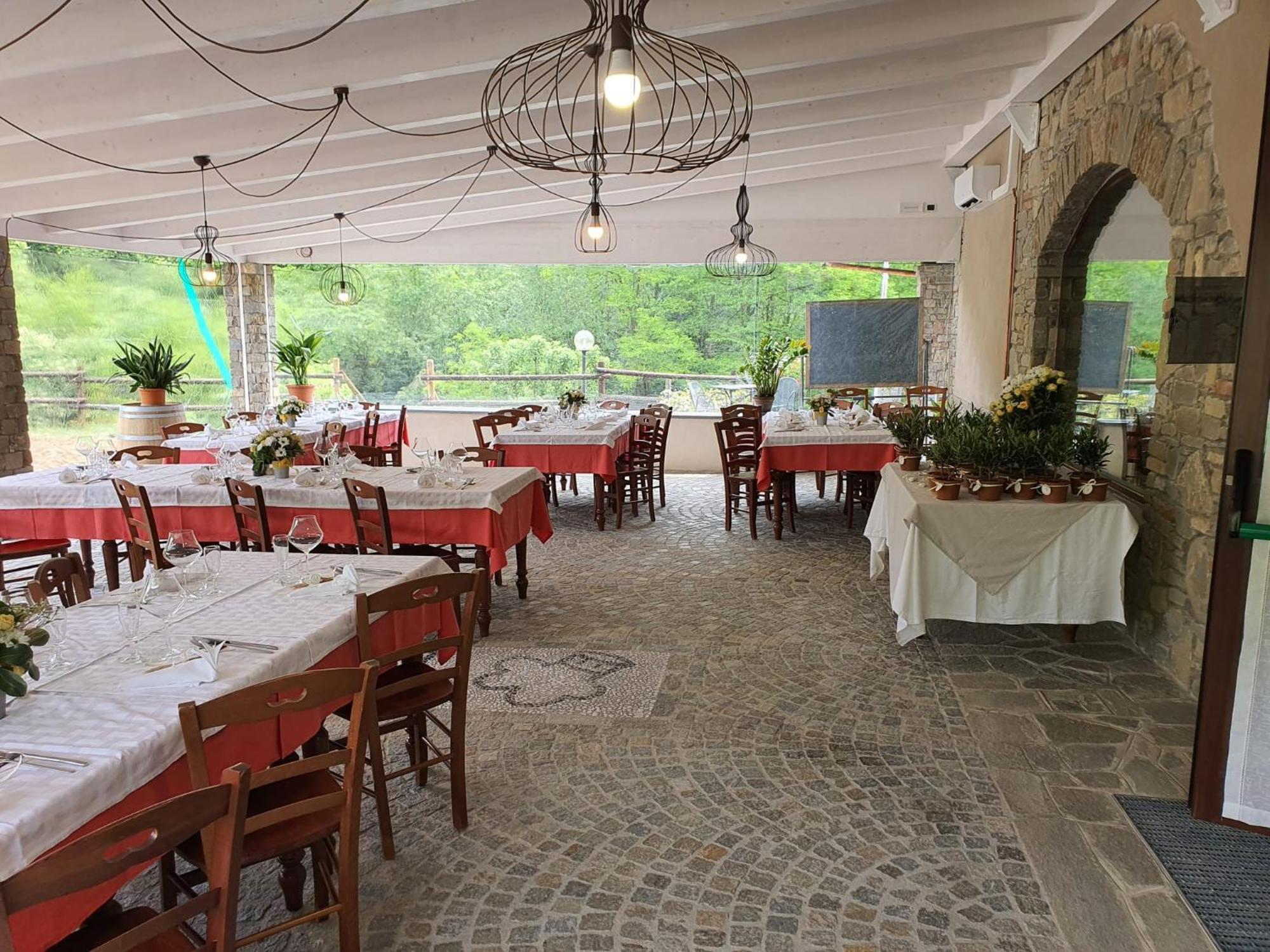 Eno-Agriturismo Cascina L'Arché Santo Stefano Belbo Exterior foto